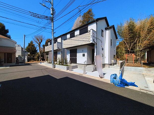 ☆前面道路の様子☆
カースペースございます。
この街で・この家で暮らしたいと思わせる理由を是非現地でお確かめ下さい。
現地をご覧いただきながら、住まいの夢をお聞かせください。