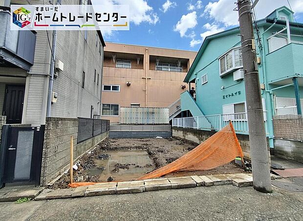 ☆現地の様子☆
地震に強い家。
確かな品質、柔軟性のある家。
住宅性能表示「建設」「設計」W取得!
納得のできるお家探し、お手伝いいたします。