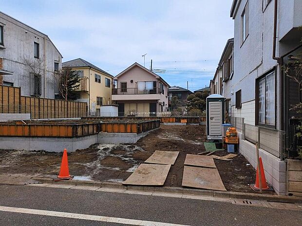 ☆外観の様子☆
地震に強い家。
確かな品質、柔軟性のある家。
住宅性能表示「建設」「設計」Ｗ取得！
納得のできるお家探し、お手伝いいたします。