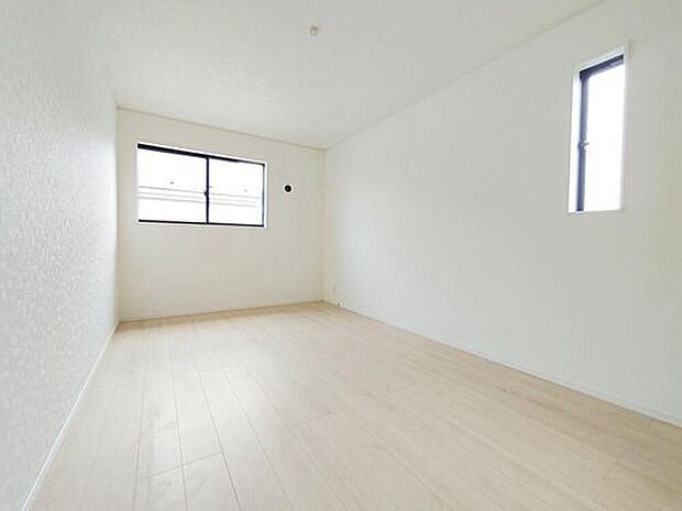 ☆Room☆
２階居室は南面に窓を設置しておりますので、ぽかぽかです♪