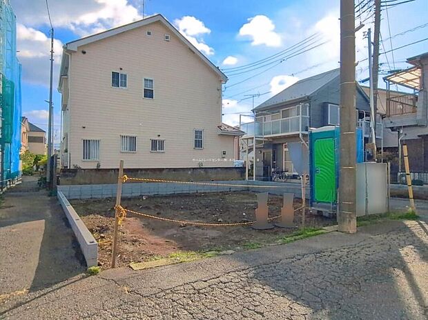 ☆外観の様子☆これから徐々に家の骨組みが出来上がっていきます。どんな家が建つのか楽しみですね♪現地をご覧いただきながら、住まいの夢をお聞かせください。