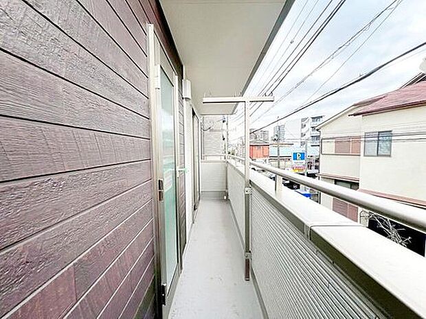 【☆Balcony☆】バルコニーが西向きなので、陽があたる時間が長く冬でもあたたかいです。
