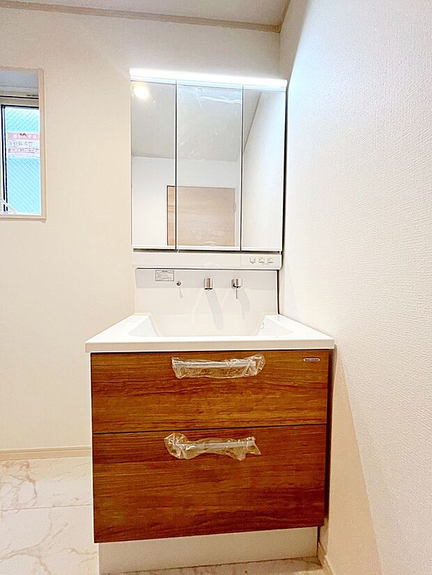 【☆Washstand☆】明るく清潔感溢れるサニタリースペース。毎日使う場所だからこそ、快適な空間となっております。