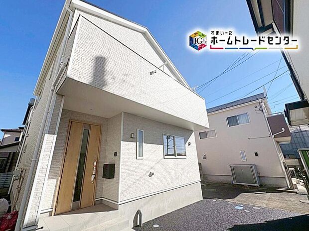 【現地外観写真】空が広く大きく感じる安らぎ溢れる住環境です。毎日、早く帰りたくなるお住まいになりそうです。