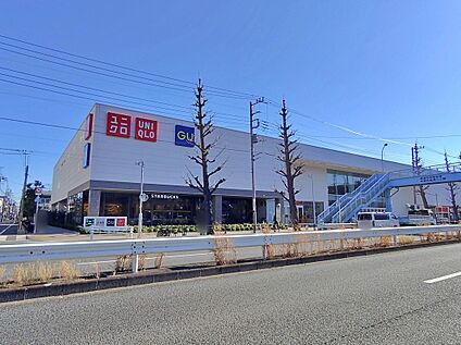 ユニクロ・ジーユー蓮根店 600ｍ(徒歩８分♪)