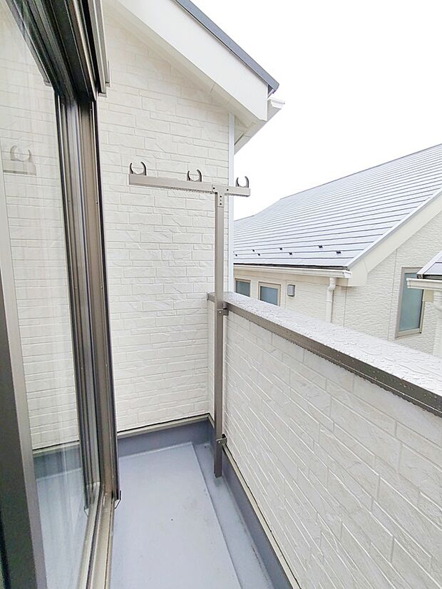 【☆Balcony☆】
南面にバルコニーを配置しました!これなら、洗濯物も早く乾きそうですね♪