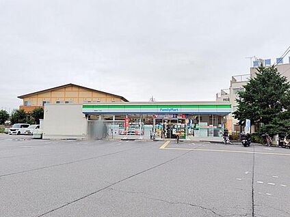 ファミリーマート朝霞膝折一丁目店 400m(徒歩5分)