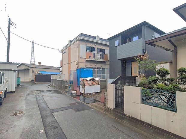 【☆前面道路の様子☆】カースペースございます。
当日のご見学予約も承ります。同じものは2つとない「夢のマイホーム」との出会いが待っているかもしれません。