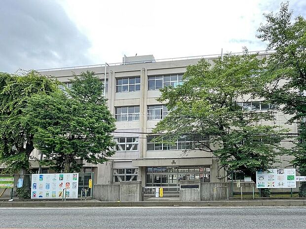 朝霞市立朝霞第三小学校（約400m）