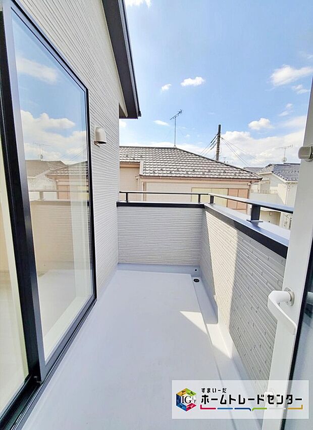 【☆Balcony☆ 1号棟】南面にバルコニーを配置しました!これなら、洗濯物も早く乾きそうですね♪家族全員の布団や洗濯物も干せる、ストレスのない広さとなっております。