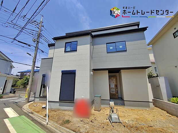 【現地外観写真】一戸建ての大きなメリットは、「自分の土地」を自由に使えること。好きなペットが飼えるほか、ガーデニングやDIY、車やバイクの手平日・お仕事帰りなど、いつでもご案内いたします!お気軽にお問い合わせ下さい。