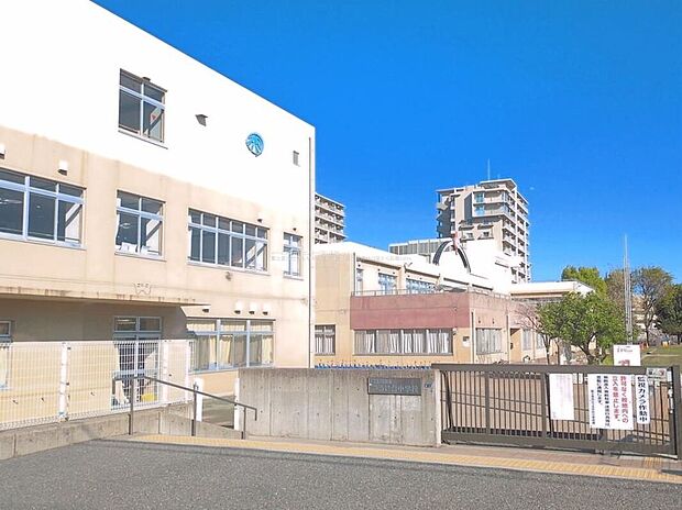富士見市立つるせ台小学校（約650m）