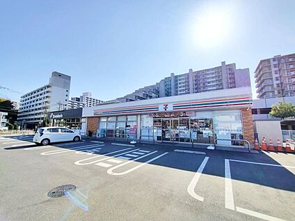 セブンイレブン朝霞朝志ヶ丘1丁目店 320m(徒歩4分)