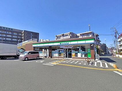 ファミリーマート和光諏訪店 500m (徒歩7分)