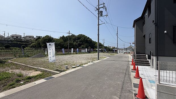 【分譲地写真】JR阪和線「東佐野駅」徒歩15分、セブンイレブン熊取七山店まで徒歩3分で利便性も良好です!