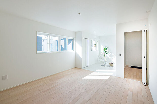 【屋内テラス│悪天候でも洗濯◎】雨の日の洗濯もラクラク安心♪WICを近くに設けた快適空間。/3号地