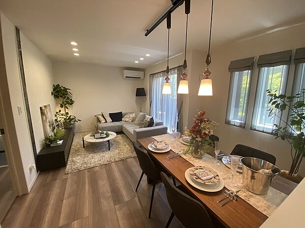 キッチンは家族がコミュニケーションをとりやすい対面式キッチンを採用。
※同仕様モデルハウス写真