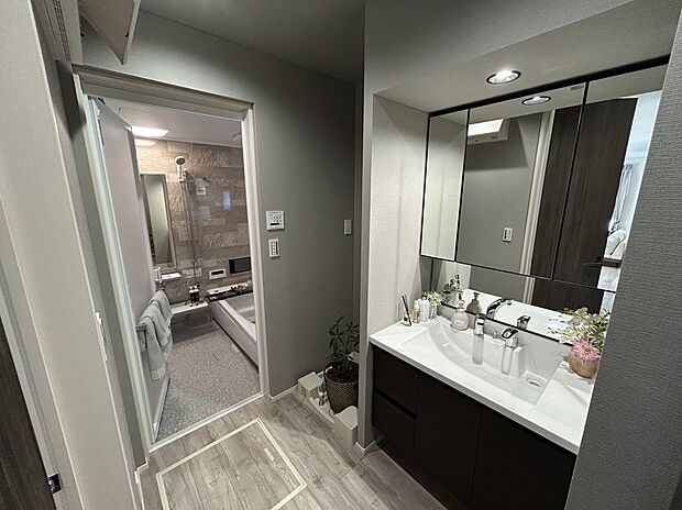 【【浴室・洗面化粧台】】(同仕様モデルハウス写真)