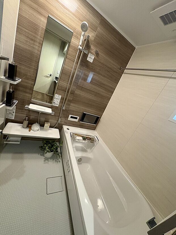 【【浴室】】ゆったりとした広さのバスルーム
（同仕様モデルハウス写真）
