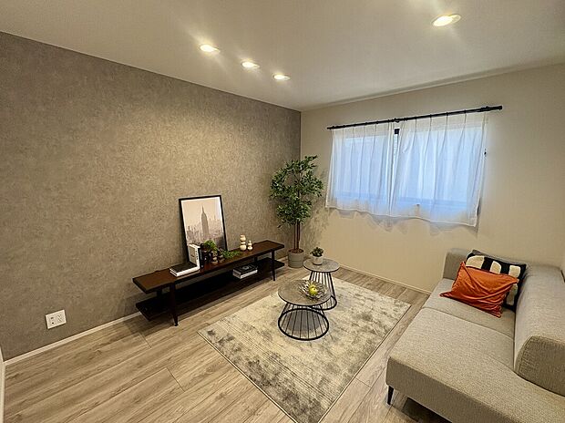 【リビング】家族の会話が生まれるリビングダイニング
※現地写真