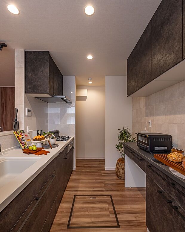 【キッチン】使い勝手の良さでお料理が楽しくなる、先進のシステムキッチン。
※同仕様モデルハウス写真