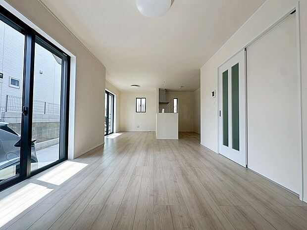 今から見たい！大歓迎です♪ お気軽にホームトレードセンターまでお問い合わせください。 閑静な街並みの分譲地を是非現地にてご覧ください。 近隣の物件も併せてご紹介することも可能です。