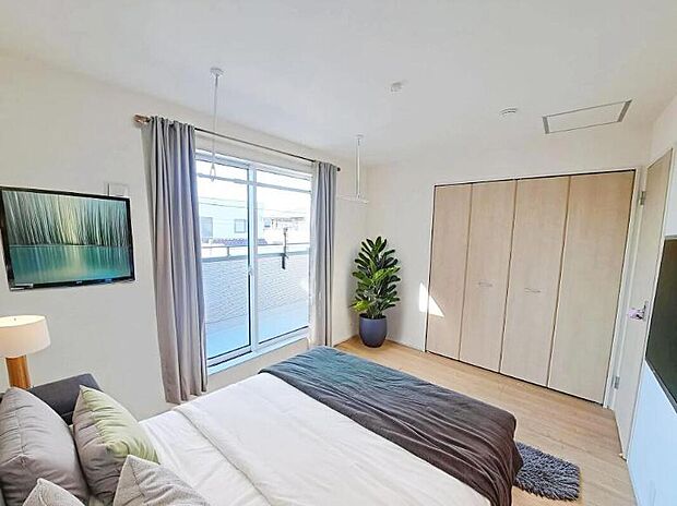 ☆Bedroom☆
明るい室内は、風通しも良く、大変居心地の良い空間となっております。
※家具をCGで加工しています。家具付き販売ではございません。