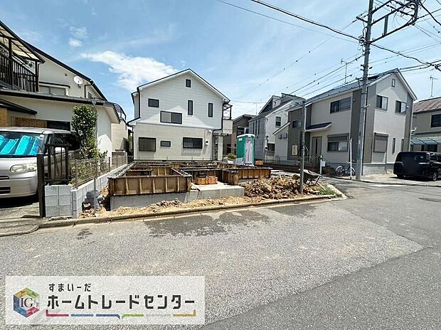 ご予約をいただければ、もちろん平日や夜間でもご案内は可能です。お仕事の形態が多様化しておりますので、決まったお時間では中々身動きが取れないお客様も多いかと思います。お気軽にお申し出ください。