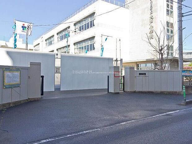 さいたま市立大戸小学校（約900m）