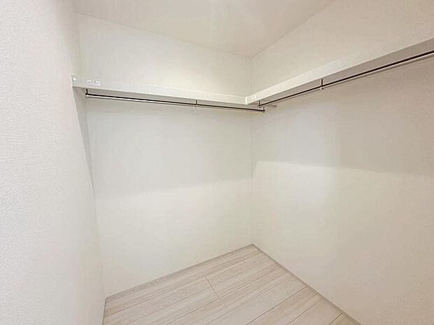 【☆Closet☆】季節を問わずたっぷり収納ができるクローゼットを各居室に完備！広い収納やママに嬉しい家事動線など工夫がたくさん！