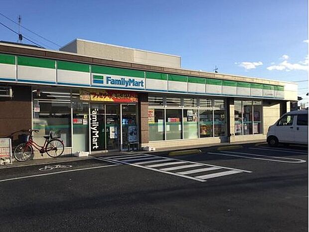 ファミリーマートさいたま岩槻城町店（約427m）