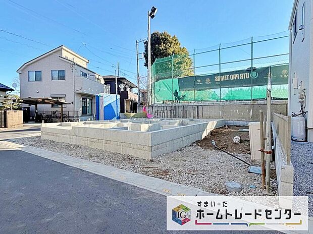 【前面道路含む現地写真】閑静な住宅街は落ち着いた新生活を送るのにぴったりです♪ これだけではない魅力が、現地できっと見つかる！お問合せをお待ちしております。お問い合わせ・資料のご請求などもお気軽にどうぞ。