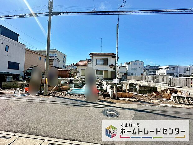【☆前面道路含む現地写真☆】周辺は車通りが少なく、静かで落ち着いた住宅街。お子様との暮らしにも安心の住環境です♪