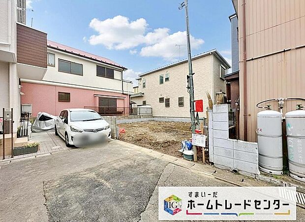 【前面道路含む現地写真】閑静な住宅街は落ち着いた新生活を送るのにぴったりです♪ これだけではない魅力が、現地できっと見つかる！お問合せをお待ちしております。お問い合わせ・資料のご請求などもお気軽にどうぞ。