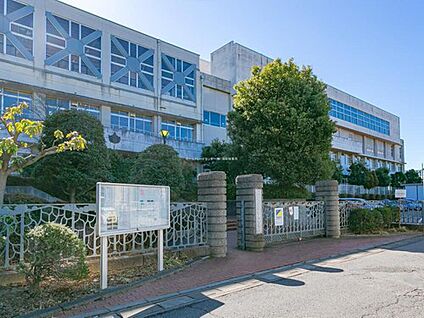 川口市市立安行東中学校 900m(徒歩12分)