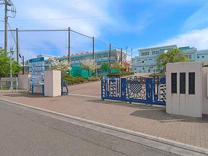 川口市立南中学校 400ｍ(徒歩5分)
