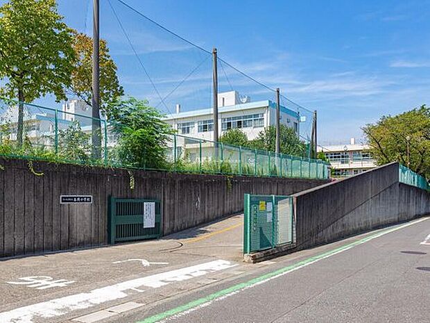 さいたま市立春岡小学校(約1,000m)