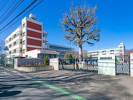 川口市立戸塚小学校 550m(徒歩7分)