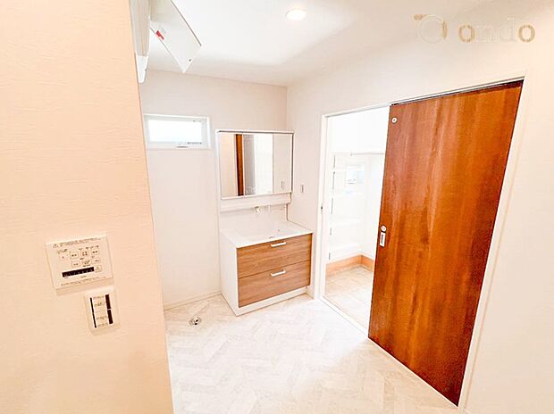 【ondo建物プラン例/洗面】
広さに余裕のある洗面室は、身支度や家事を快適に行えます◎
