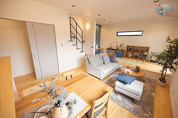 【【ondo建物プラン例/LDK】】リビングのどこにいても全体を見渡しやすく、お子様が宿題や工作に取り組む姿や遊ぶ姿を安心して見守ることができます。