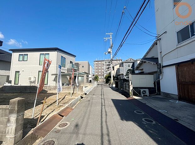 【【前道道路含む現地写真】】前道幅員 約4.01mで車のすれ違いや駐車の出し入れがスムーズ◎