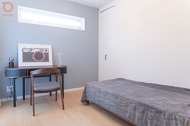 【【ondo建物プラン例/洋室】】アクセントクロスが映える洋室。シンプルで使い勝手の良い空間です。