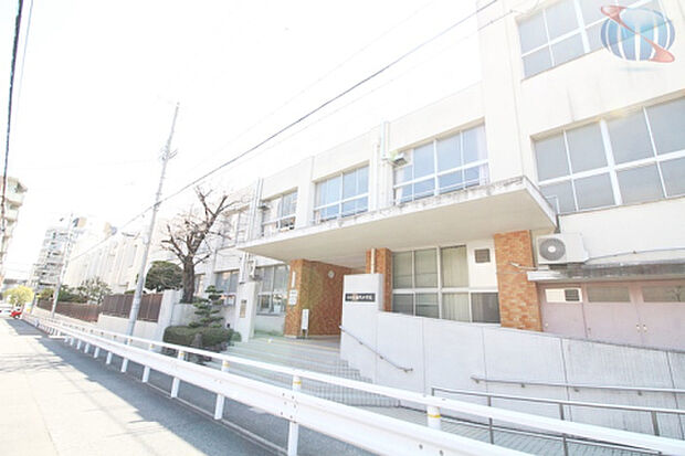 大阪市立長池小学校(約560m)