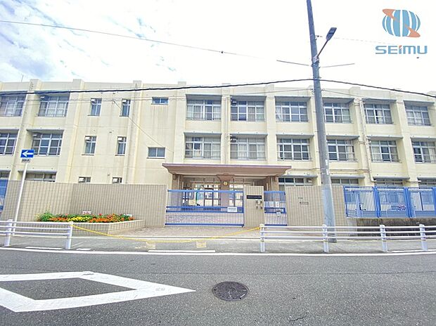 大阪市立すみれ小学校（約800m）