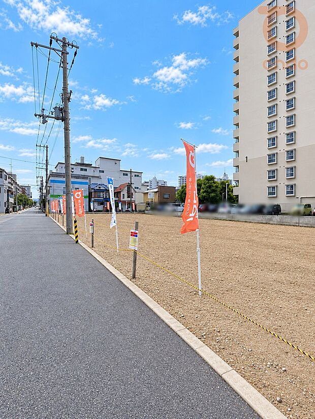 【【前面道路含む現地写真】】ぜひ一度現地へ足をお運びいただき、実際の陽当たりや周辺環境をご確認ください♪