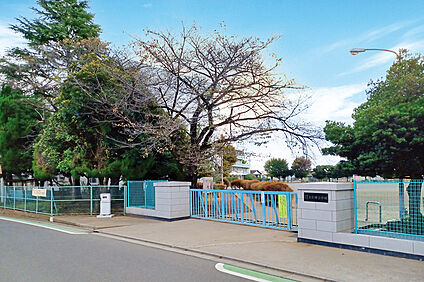 所沢市立上新井小学校（現地より徒歩3分） 約220m