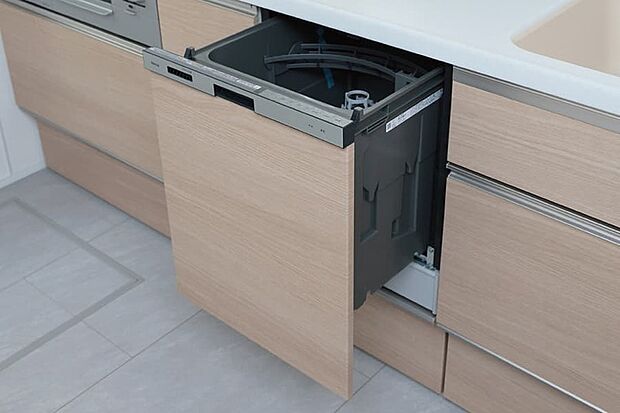 【【食器洗い乾燥機】】優れた洗浄機能はもちろん、家族の食器がたっぷり入り、手洗いに比べて大幅な節水を実現する食器洗い乾燥機を標準設置しました。