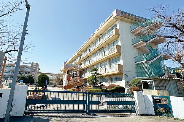 川越市立高階南小学校（現地より徒歩1分）