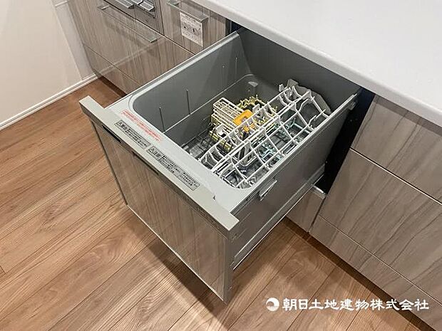 【ビルドイン食洗機】ビルドイン食洗機を搭載。洗い物による手荒れの心配も少なくなりますね！