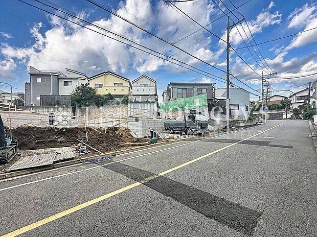 ■現地写真■現在建築中です!周辺環境含めご見学可能です!現地に実際に行ってみることでしか感じられないことがたくさんあります。※画像は一部イメージ加工を行っており、実際とは異なる場合があります。